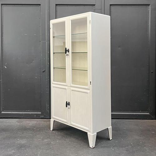 Industrial Cream Lacquered Metal Cabinet, 1950s For Sale - Image 4 of 18