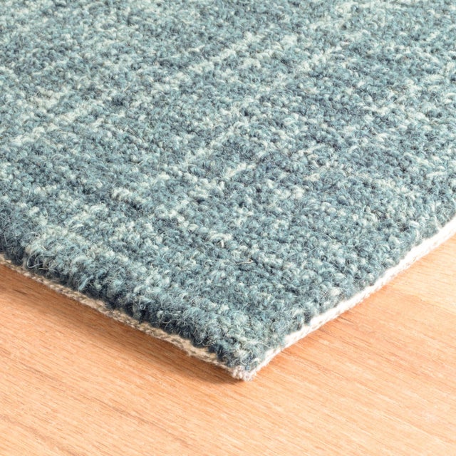 Contemporary Dash & Albert by Annie Selke Crosshatch Aegean Micro Hooked Wool Rug, 4' x 6' For Sale - Image 3 of 4