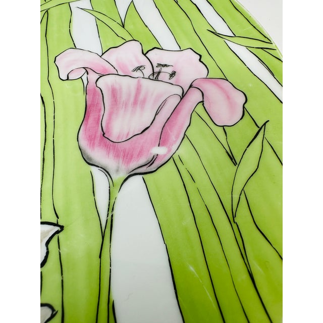 Vintage 70s Franci Villa Vanilla Palm Beach Dinnerware Set | 4 Dinner Plates & 2 Mugs | MCM Floral Ceramic Taste Setter Collection for Amm For Sale - Image 16 of 17