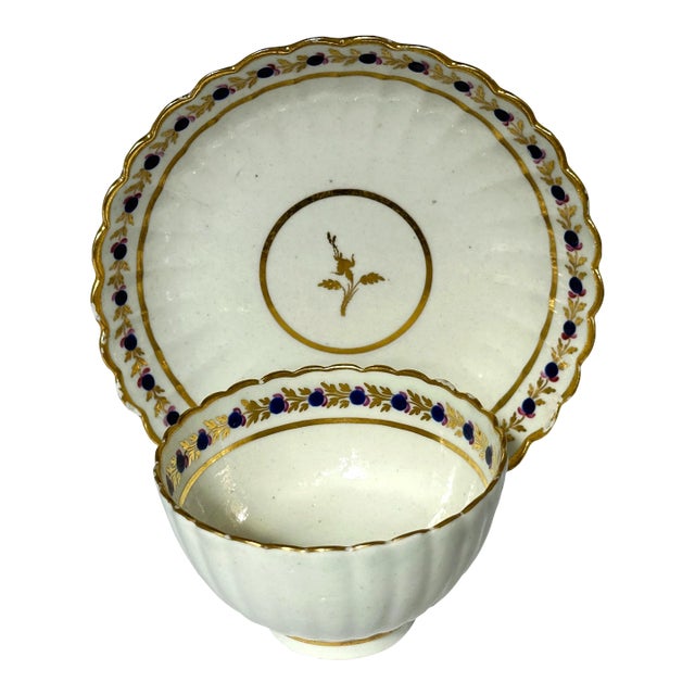 18th Century Flaming Pearl English Fluted Cobalt and Gold Porcelain Tea Bowl and Saucer Set For Sale