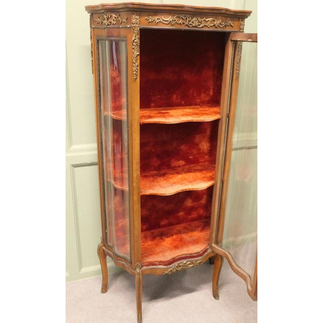 French Walnut and Ormolu Mounted Vitrine For Sale - Image 4 of 9