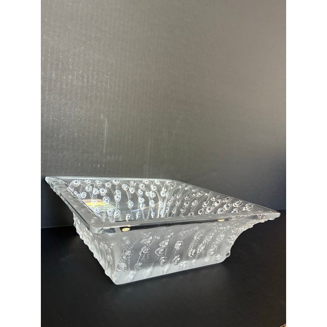 Transparent 1930s Lalique "Roses" Square Bowl, Featuring a Frosted Crystal Exterior Adorned With a Detailed Relief Pattern of Rose Blossoms and Trellises. For Sale - Image 8 of 8
