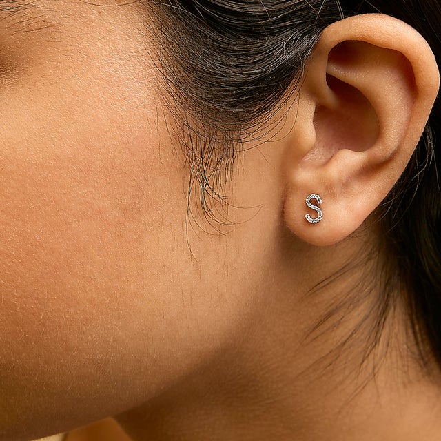 Haus of Brilliance 10K White Gold 1/10 Cttw Diamond 'S' Initial Stud Earring For Sale - Image 4 of 5