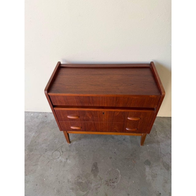 Mid Century Danish Teak Vanity Desk With Mirror – Scandinavian Dressing Table 1960s For Sale - Image 4 of 9