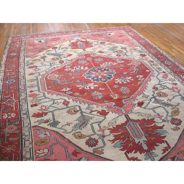 1890s Ivory Red Medallion Antique Persian Heriz Serapi Rug 9'2" X 12'2" Handknotted Wool Carpet For Sale - Image 4 of 13