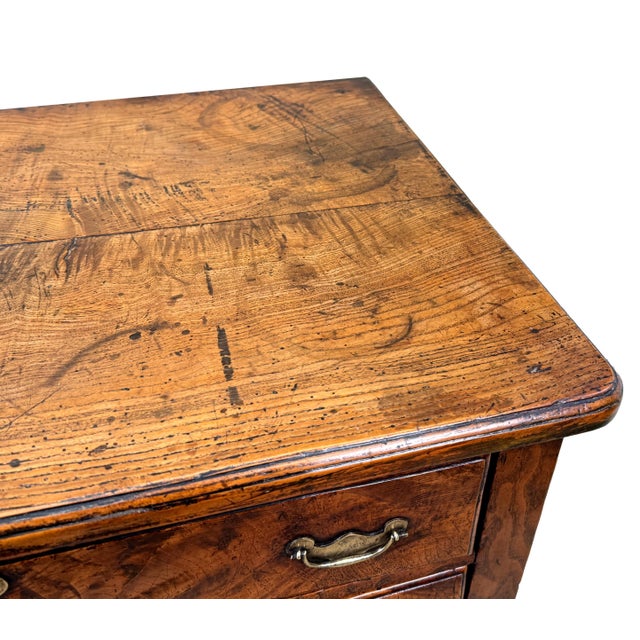 Wood Georgian Quilted Elm Lowboy, 1720s For Sale - Image 7 of 12