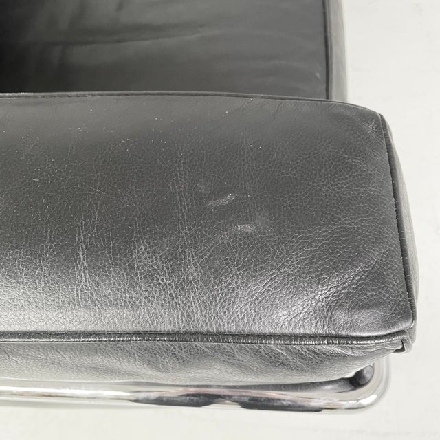 Italian Modern LC2 Sofa in Black Leather by Le Corbusier, Jeanneret and Perriand for Cassina, 1980s For Sale - Image 6 of 18