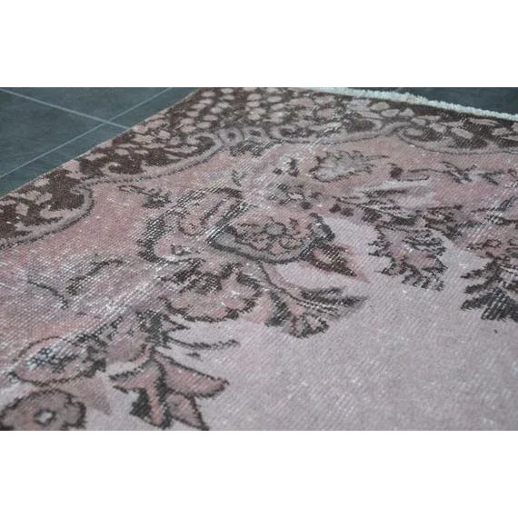 1960s Vintage Turkish Pale Pink Rug - 5′ × 8′9″ For Sale - Image 6 of 11