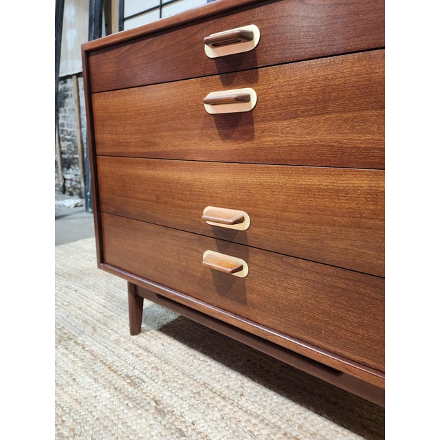 Mid-Century Modern 4-Drawer Chest by Jens Risom For Sale - Image 10 of 11