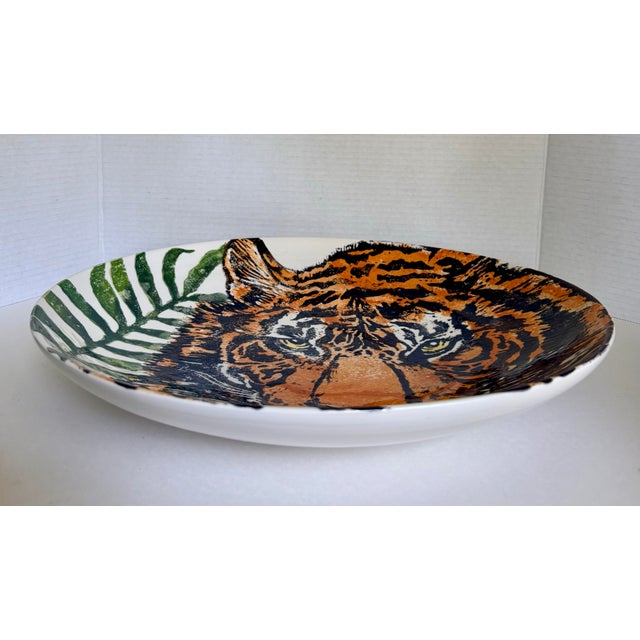 VIETRI Vietri "Into the Jungle" Tiger Hand-Painted Italian Shallow Serving Display Bowl For Sale - Image 4 of 8