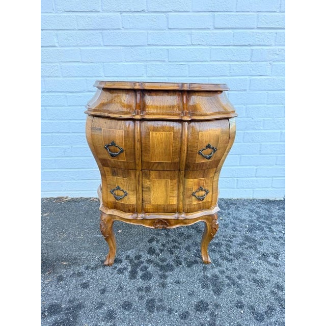 Pair of Antique Italian Rococo Venetian Louis XIV Style Bombe Burl Walnut Chests. For Sale - Image 10 of 17