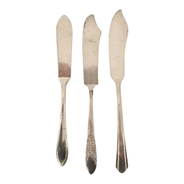 Vintage Mismatched Silver Plate Master Butter Knives S/3 For Sale