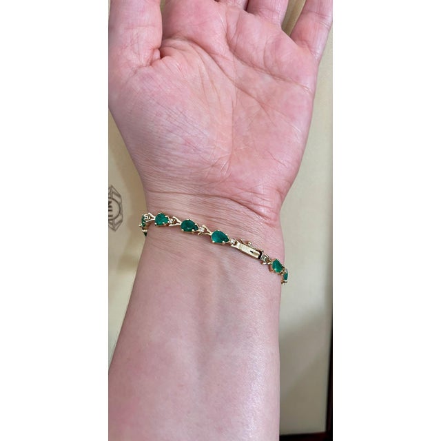 7 Carat Natural Brazil Emerald and Diamond Tennis Bracelet 14 Karat Yellow Gold For Sale - Image 13 of 18