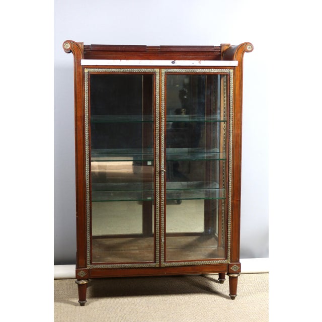 Display Case in Mahogany, 1800s For Sale - Image 12 of 13