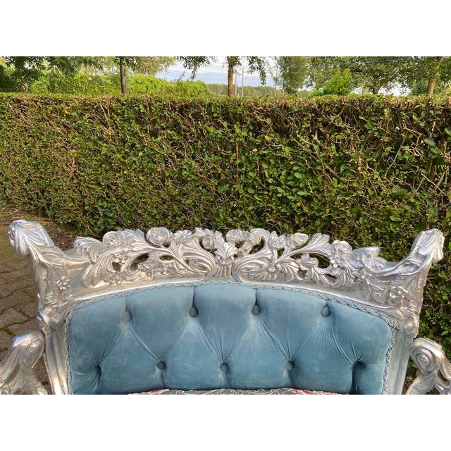 Introduce refined French elegance into your interior with this beautiful 1970s Louis XVI style settee. Combining...