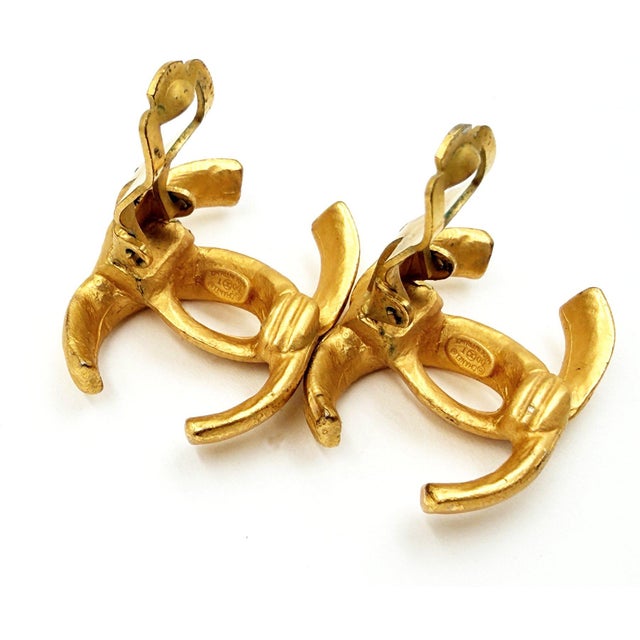 2000 - 2009 Chanel Vintage Gold Plated Skinny CC Regular Clip on Earrings, A Pair For Sale - Image 5 of 5