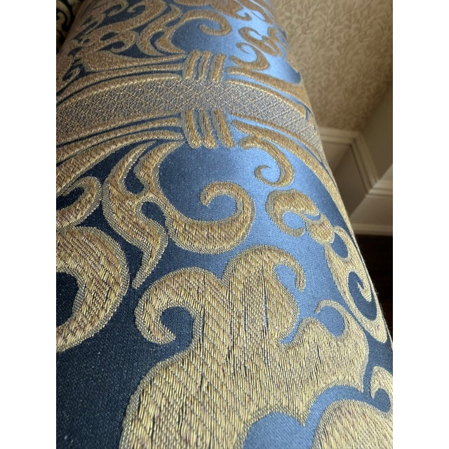 Hollywood Regency Rose Tarlow Melrose House Custom Curved Sofa – Blue & Gold Damask Upholstery – Collector‑Grade For Sale - Image 3 of 7