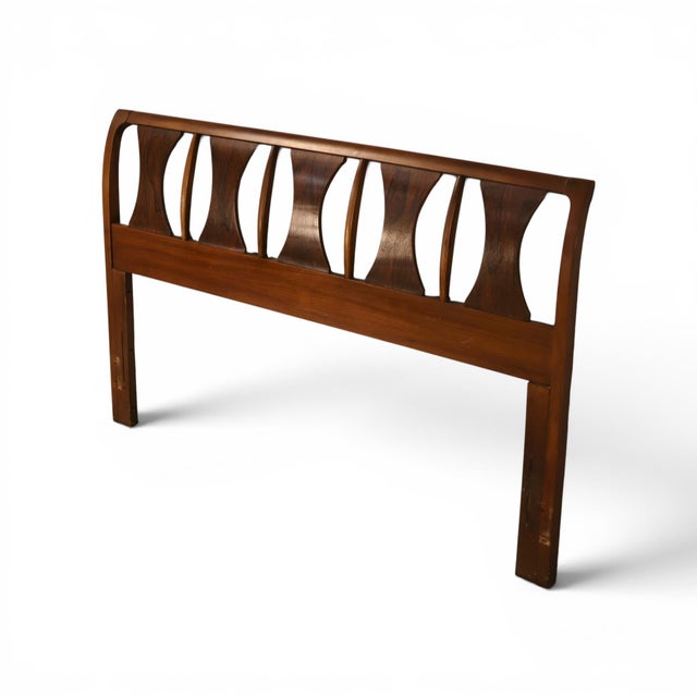 This 1960s Kent Coffey Perspecta headboard showcases the collection's distinctive blend of organic forms and architectural...