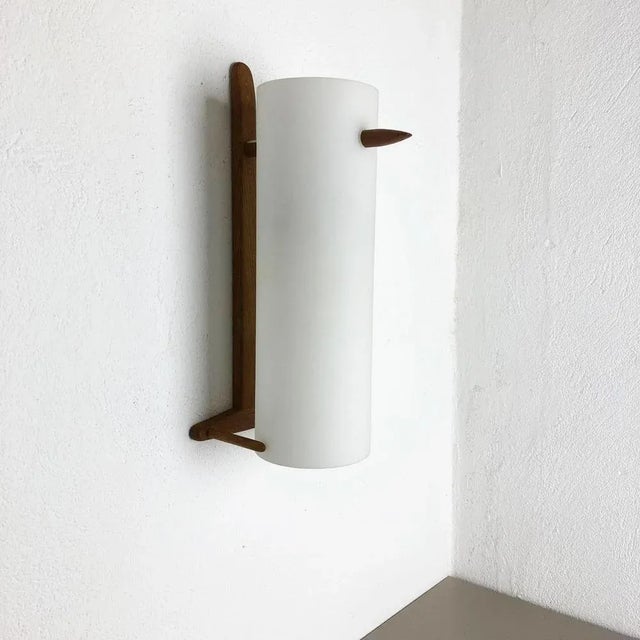 Wall light producer: luxus vittsjö, sweden design: uno & östen kristiansson origin: sweden age: 1960s description: this...