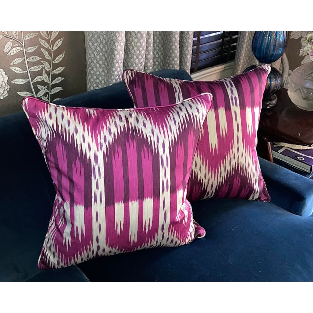 Contemporary Pair of 20" Custom Pillows in Schumacher Bukhara Ikat Fuchsia, Pattern 176082 For Sale - Image 3 of 18