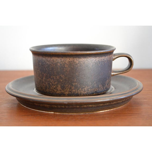 These teacups from the Ruska series were designed by Ulla Procope for Arabia. She designed this range of tableware in the...