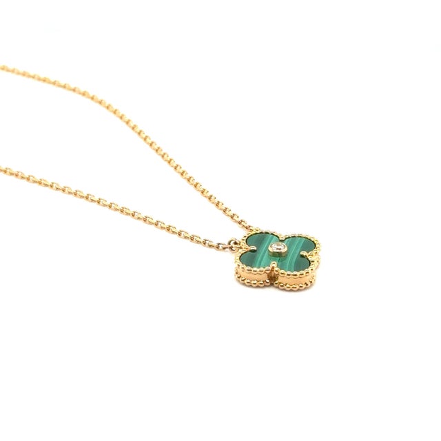 Van Cleef & Arpels 18k Yellow Gold & Malachite Alhambra Necklace For Sale - Image 4 of 7