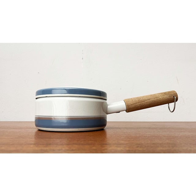 1960s Mid-Century Modern Enamel Bowl and Pot with Teak Handle by Seppo Mallat for Finel, 1960s, Set of 2 For Sale - Image 5 of 18