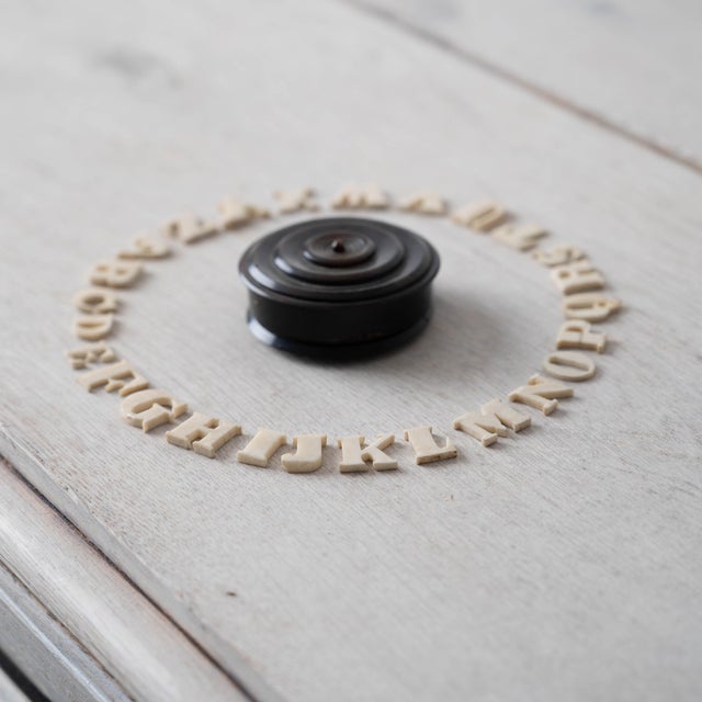 Brown Victorian Bone Alphabet Letters in Turned Horn Box, c.1840 For Sale - Image 8 of 8