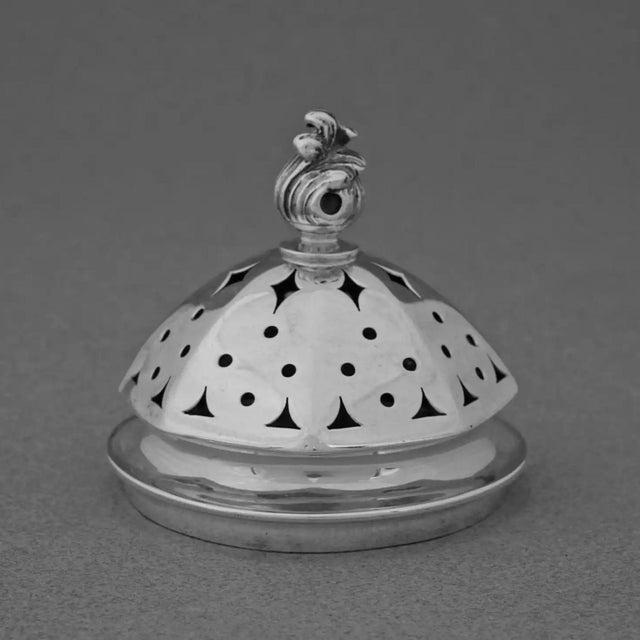 American Antique American Sterling Silver Muffineer by Theodore B. Starr New York For Sale - Image 3 of 7