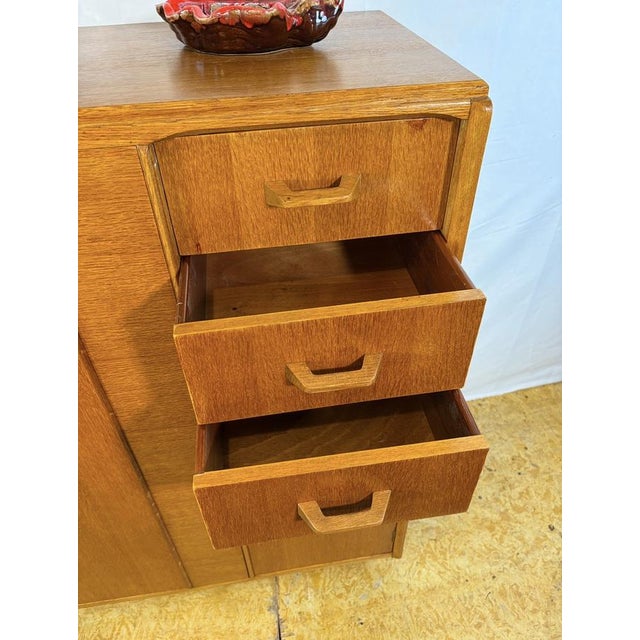Wood Mid-Century Oak Compactum Gentleman's Wardrobe from G-Plan E. Gomme, 1950-1960 For Sale - Image 7 of 15