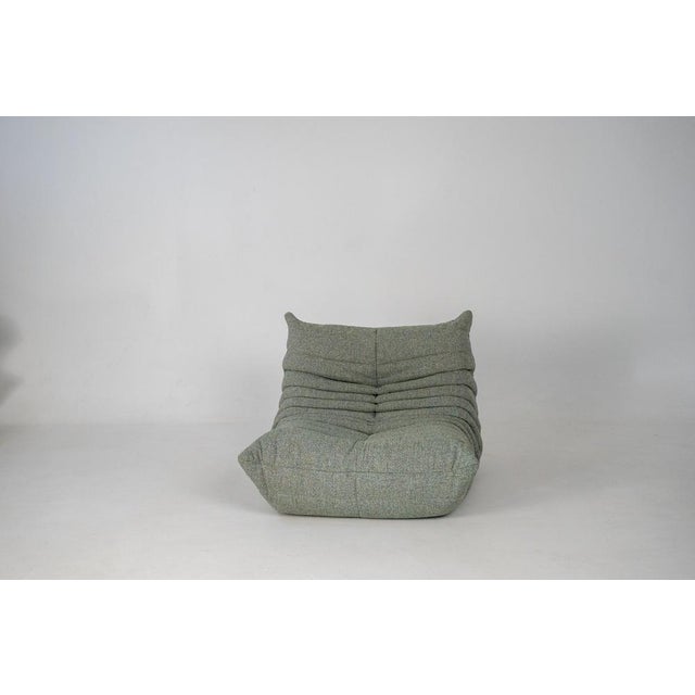 Togo Lounge Chair and Pouf in Melange Tweed Fabric by Michel Ducaroy for Ligne Roset, 1973, Set of 2 For Sale - Image 3 of 18