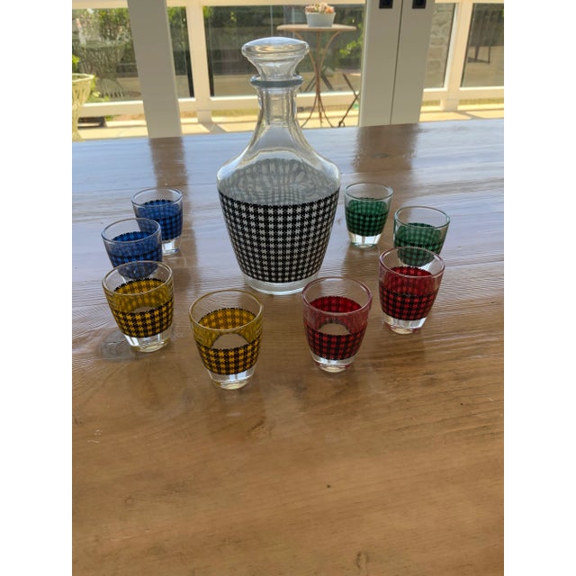 Transparent 1950s French Mid Century Herringbone-Banded Glass Decanter and Shot Glasses Set- 10 Pieces For Sale - Image 8 of 8