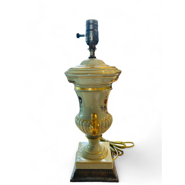 1950s 1950s Vintage Porcelain Handpainted Floral and Light Sage Green Caldron Lamp For Sale - Image 5 of 6