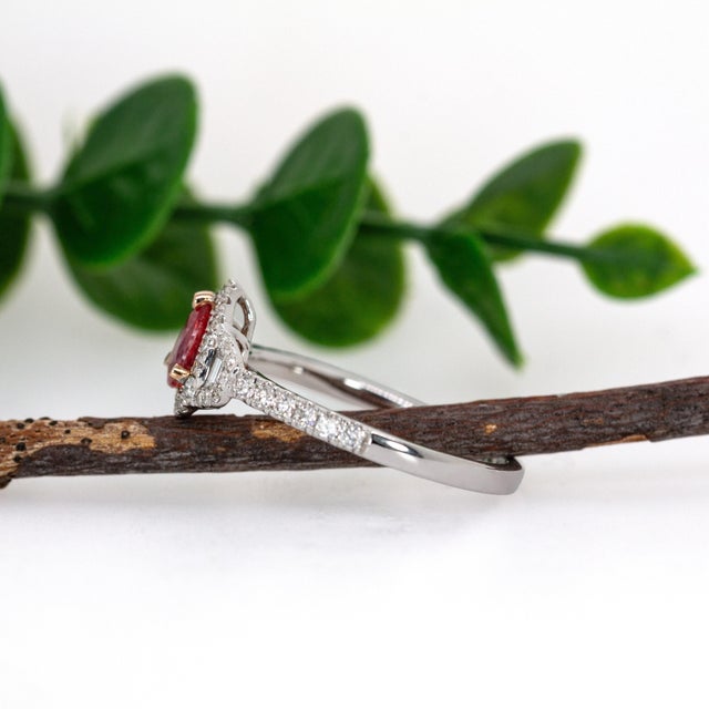 2020s 0.52cts Padparadscha Sapphire Ring W Natural Diamonds in 14k Gold | Pear 6x4.5mm, Size 6.75 For Sale - Image 5 of 7