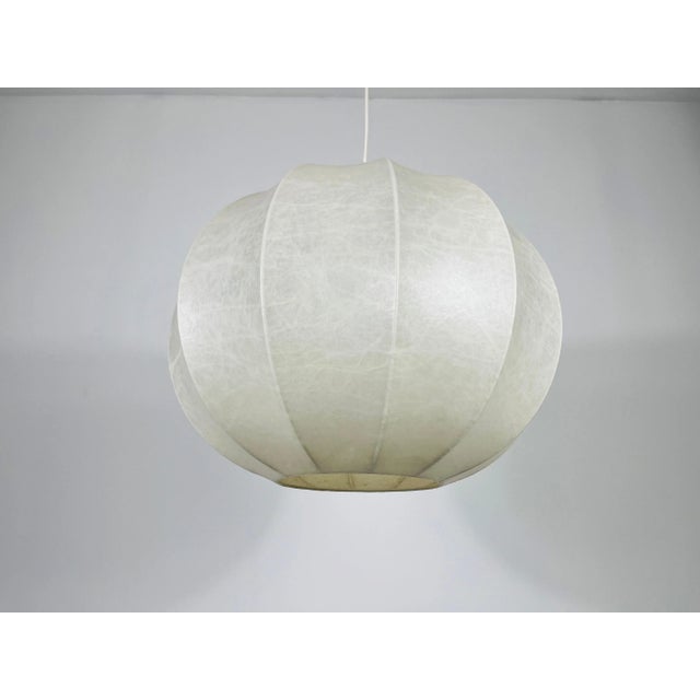 Mid-Century Round Cocoon Pendant Lamp, 1960s, Italy For Sale - Image 6 of 10