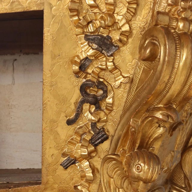 Italian Case in Carved Gilded Linden Wood For Sale - Image 10 of 16