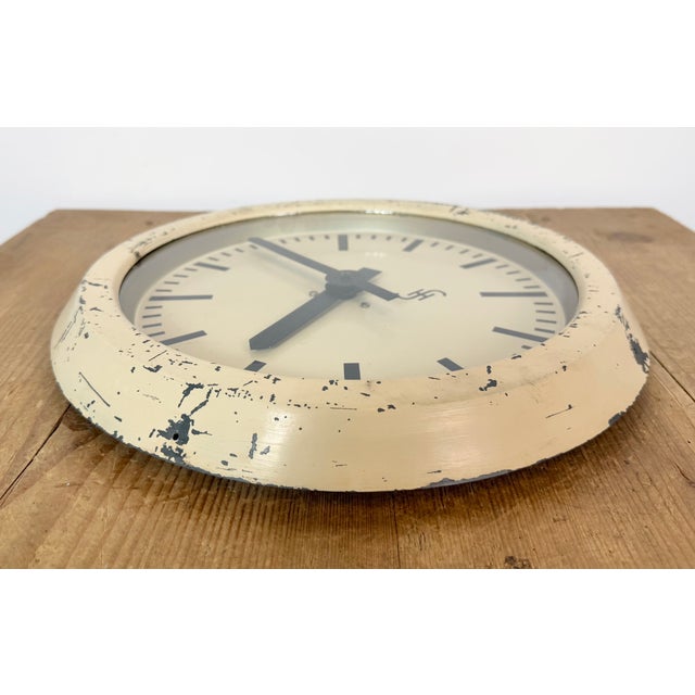 Vintage Industrial Factory Wall Clock from Siemens, 1950s For Sale - Image 13 of 17