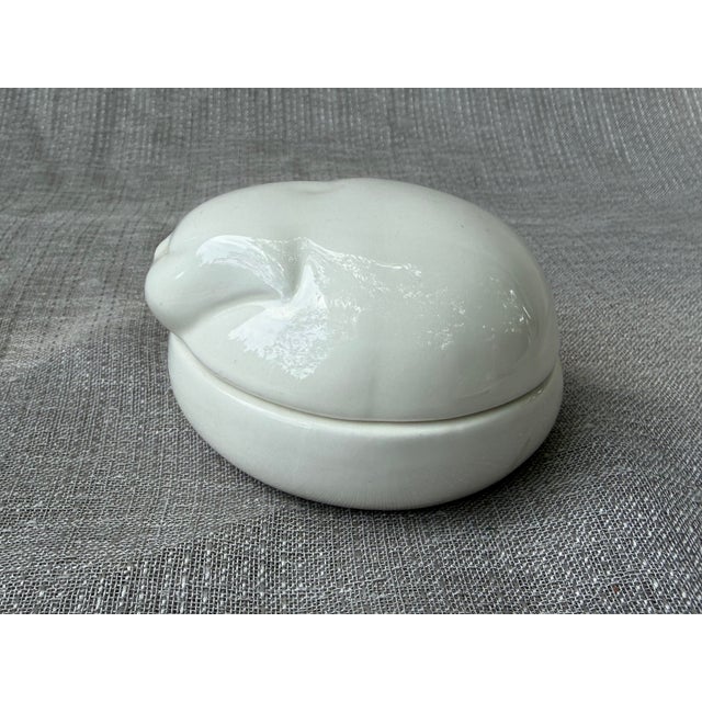 Tiffany and Co. 1977 Tiffany & Co Porcelain Sleeping Cat Trinket Box For Sale - Image 4 of 12