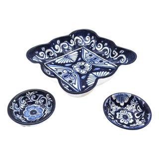 1980s Talavera Hand Painted Cobalt Blue Serving Bowl Set Mexico 3 Piece 10.5" For Sale