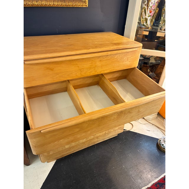 Vintage Heywood Wakefield Champagne Solid Birch 5 Drawer Highboy Dresser For Sale In Boston - Image 6 of 16