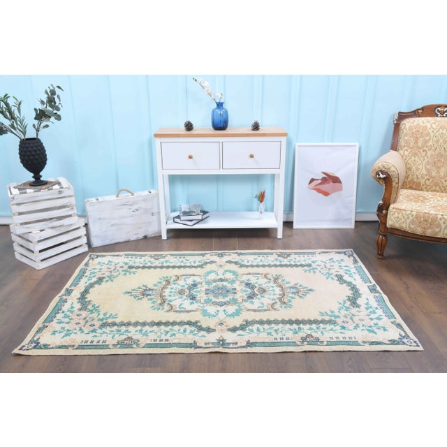 Rustic 1970s Turkish Oushak Handmade Wool Cotton Beige Area Rug For Sale - Image 3 of 10