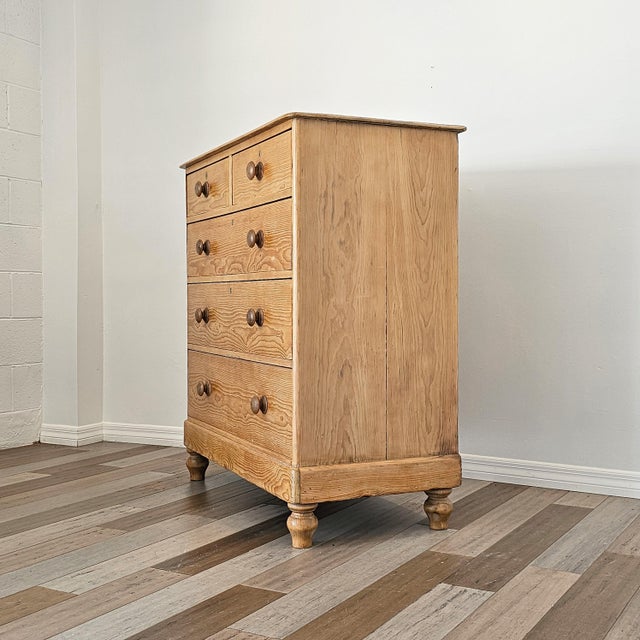 Antique English Pine Dresser - Circa 1880 For Sale In Orlando - Image 6 of 14