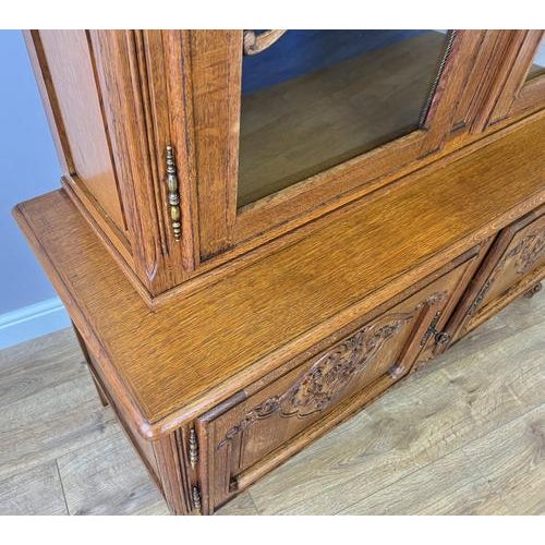 Vintage French Louis XIV Style Oak Display Cabinet For Sale - Image 6 of 13