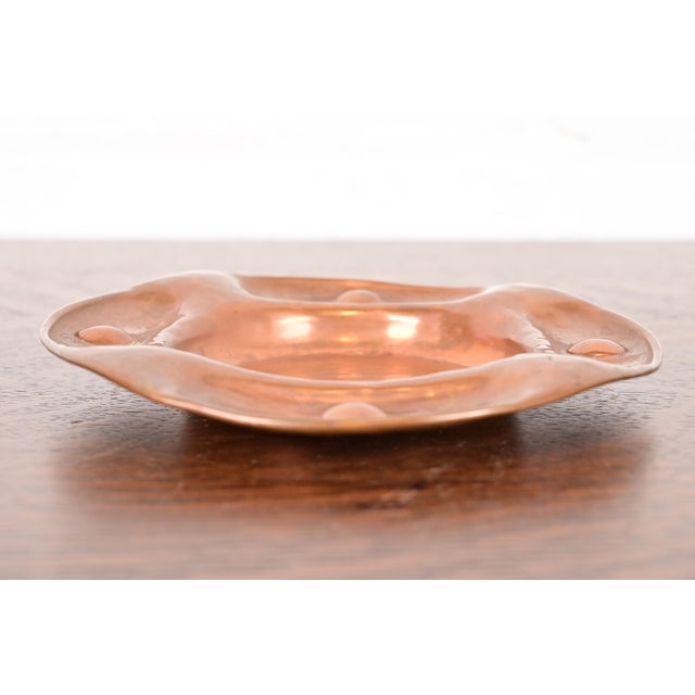 Art Deco Gustav Stickley Signed Hammered Copper Ashtray or Catchall, Circa 1910 For Sale - Image 3 of 10