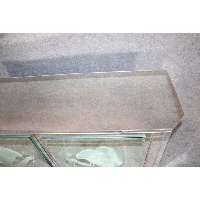 Mid-Century Modern Mid 20th Century Mirrored Etched Glass Cabinet For Sale - Image 3 of 9