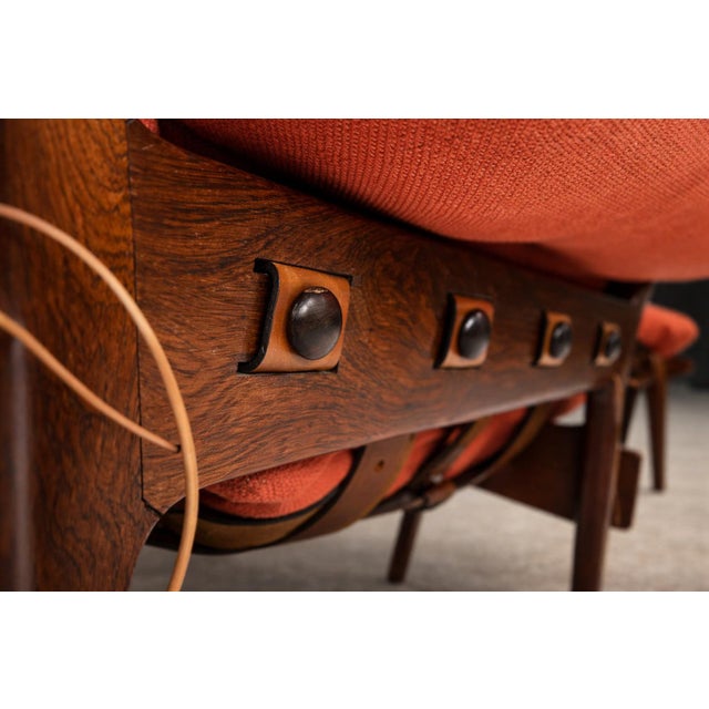“Moleca” Lounge Chair with Ottoman in Rosewood & Fabric, Sergio Rodrigues, Brazil, 1963- Lot 214-346A For Sale - Image 12 of 17