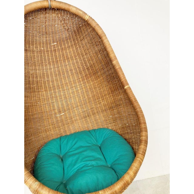 Mid-Century wicker hanging egg shaped chair by Nanna Ditzel. Beautiful and very original 'loung' chair with a timeless...
