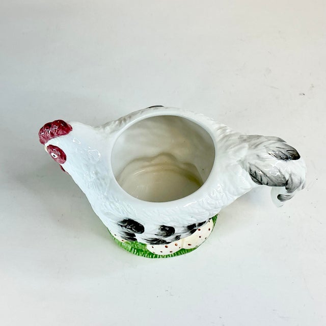 Mid-Century Americana Arts & Crafts Farmhouse Ceramic Chicken Planter. For Sale - Image 9 of 9