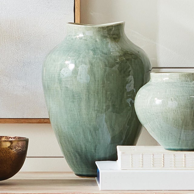 Kenneth Ludwig Chicago Barclay Butera Ojai Vase Small For Sale - Image 4 of 4