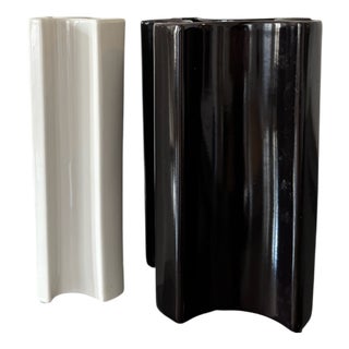 Black and White Ceramic Vases by Angelo Mangiarotti for Fratelli Brambilla, 1960s, Set of 2 For Sale